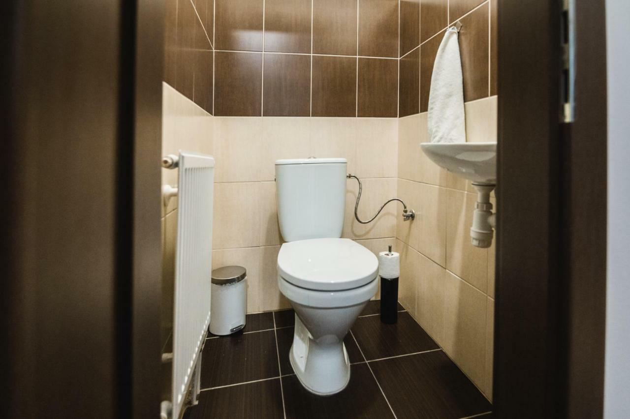 Apartmany Na Baste Levice Exteriör bild